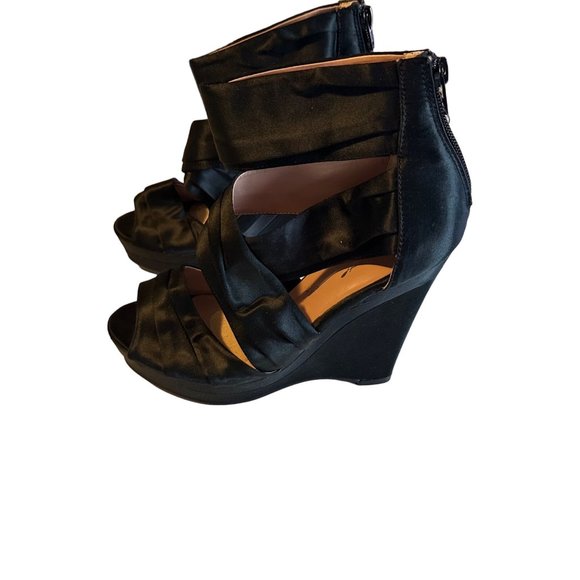 Gwyneth zip back black wedge heels size 7.5 M - Picture 1 of 7